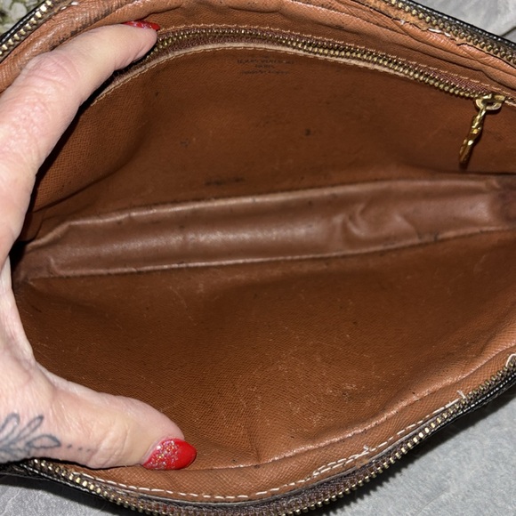 LOUIS VUITTON Monogram Marly
Dragonne GM Clutch Bag
Auth with COA - Picture 11 of 15